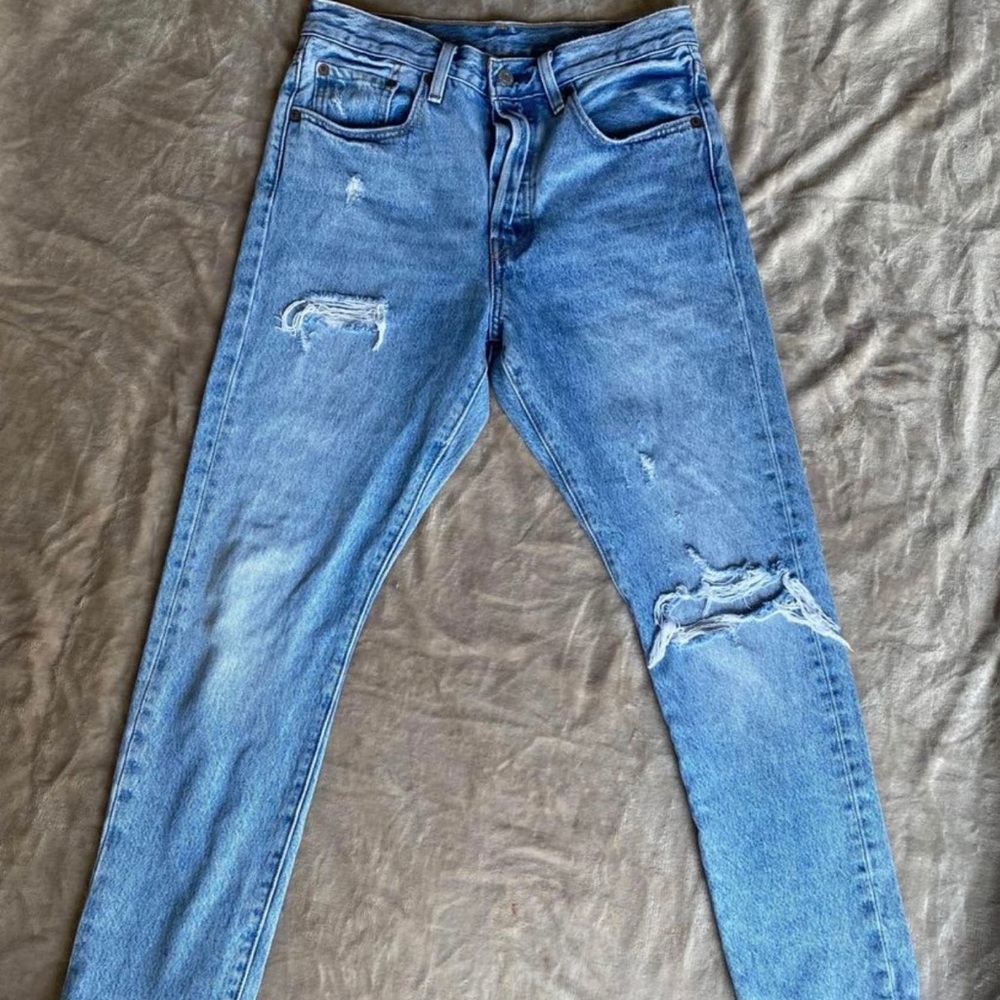 Women’s Levi jeans